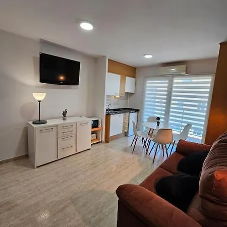 Appartement Anais. Con Piscina En Atico.